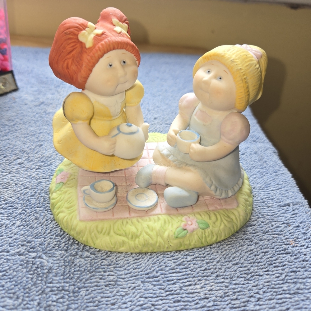 1984 Cabbage Patch Kids "Tea For Two" Porcelain Figurine Signed Xavier Roberts